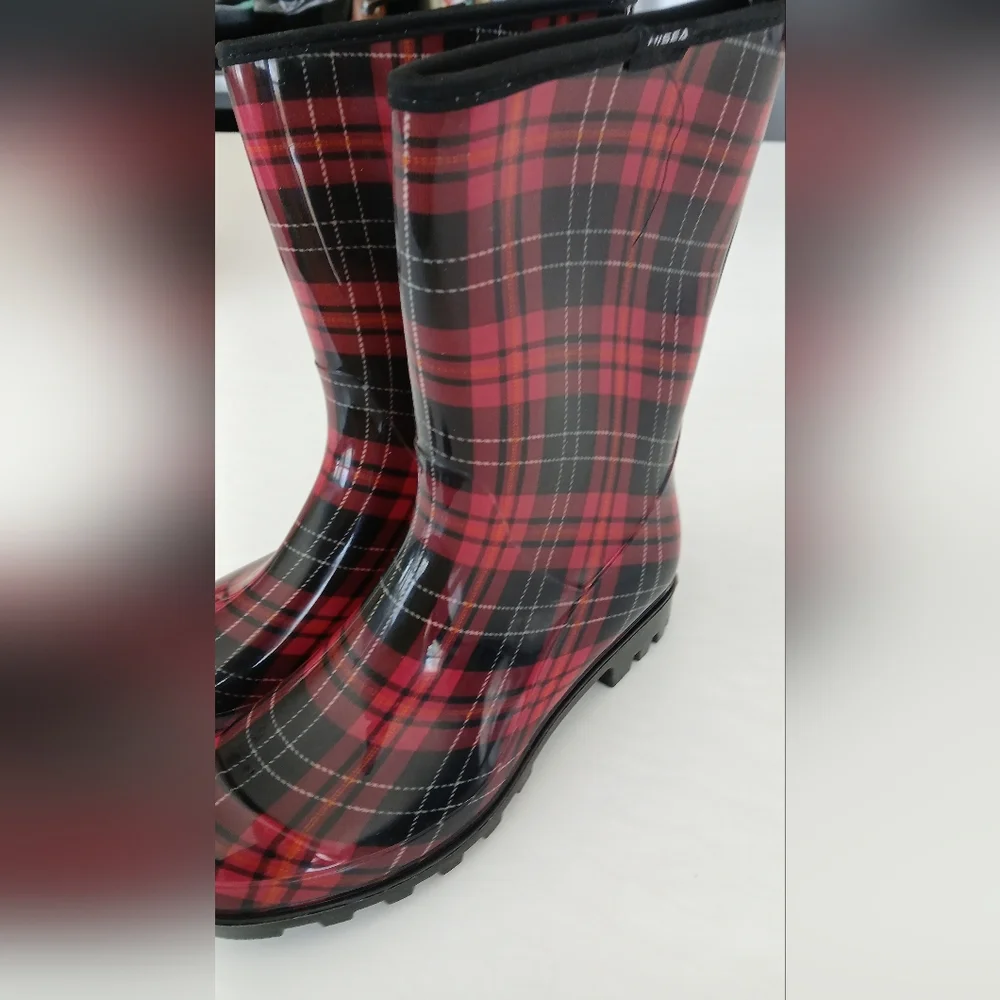 HISEA Red & Black Plaid Rain Booties – Size 9 – Mid‑Calf Waterproof Wellies